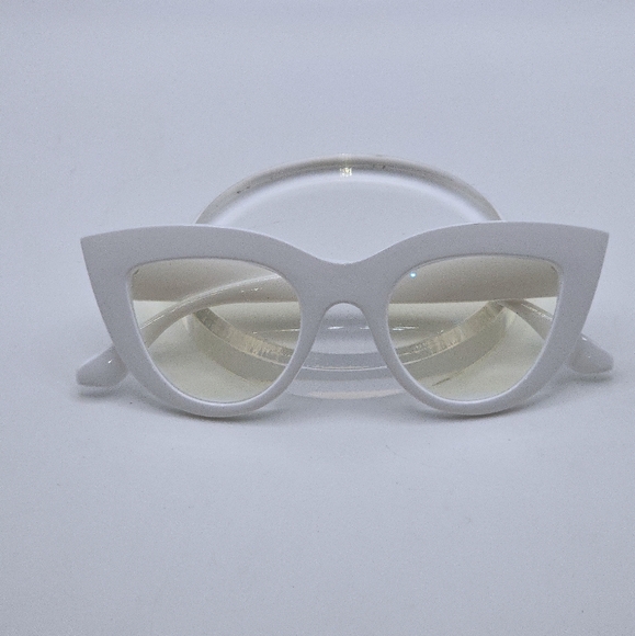 Chunky Liz (reader) - Picture 4 of 6